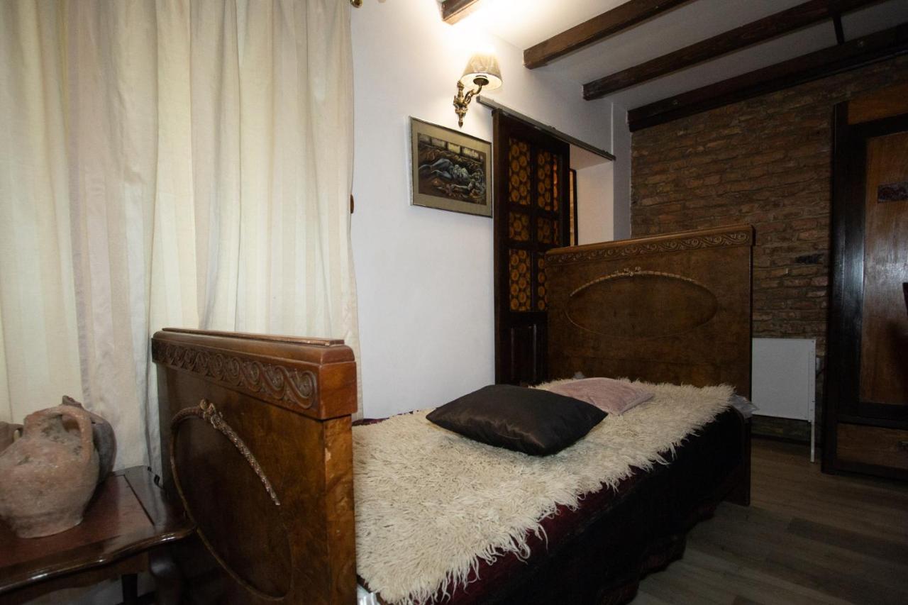 Старата Баkалия The Old Grocery, Guest Rooms Baltsjik Buitenkant foto