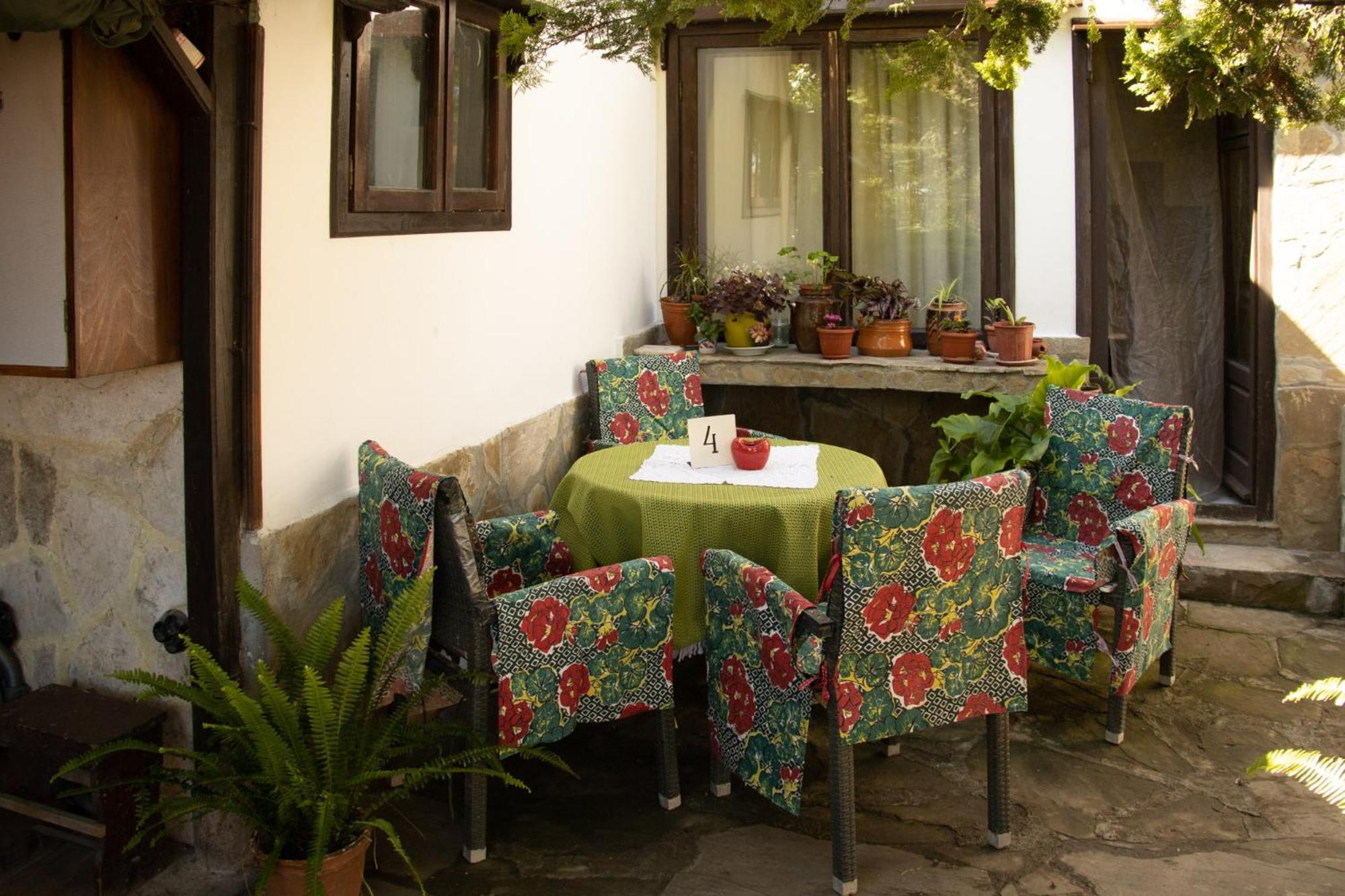 Старата Баkалия The Old Grocery, Guest Rooms Baltsjik Buitenkant foto