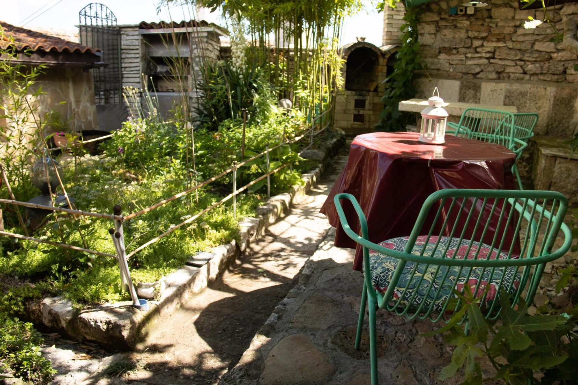 Старата Баkалия The Old Grocery, Guest Rooms Baltsjik Buitenkant foto