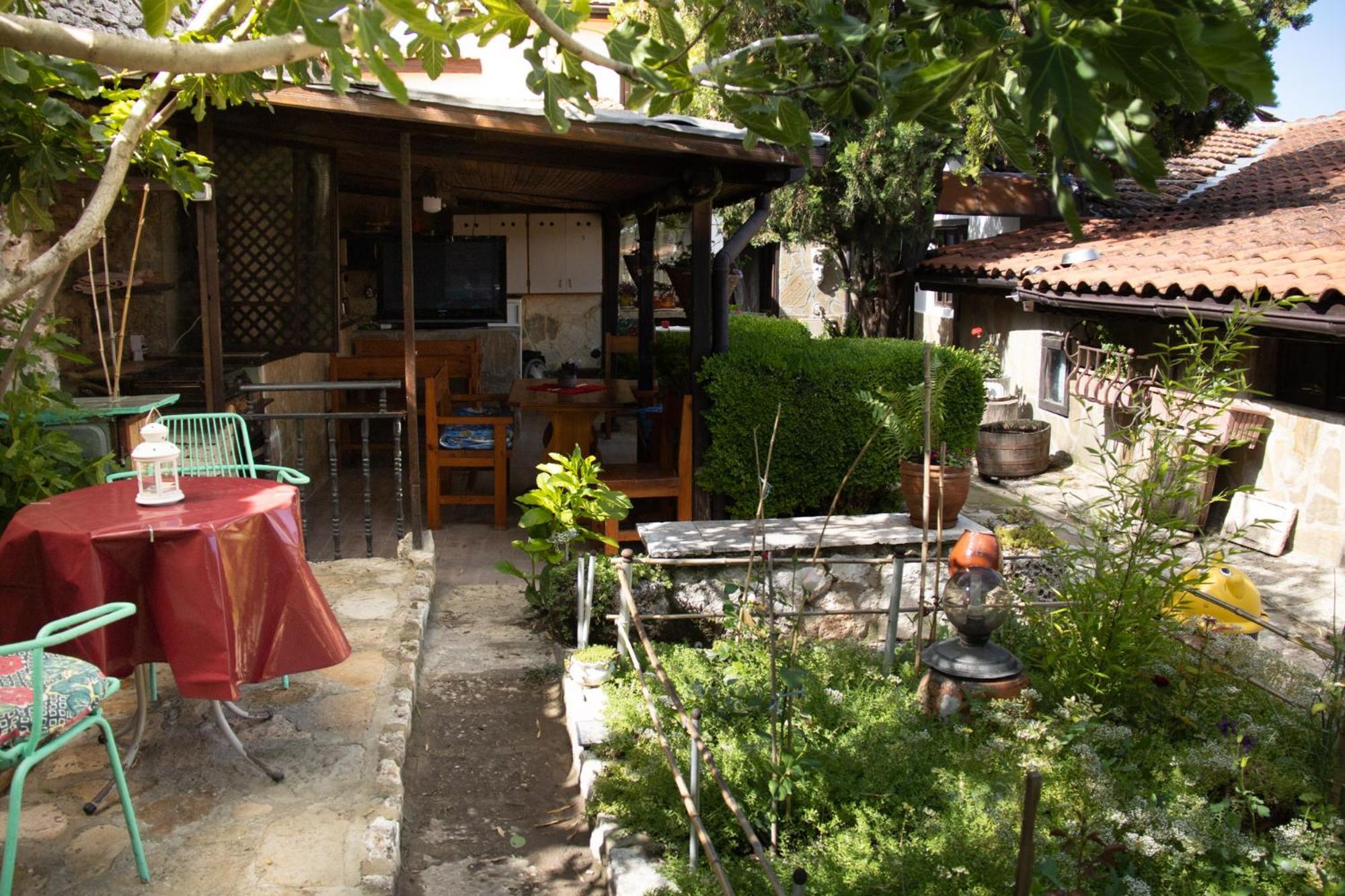 Старата Баkалия The Old Grocery, Guest Rooms Baltsjik Buitenkant foto